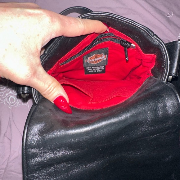 Harley-Davidson Black Crossbody Bag with Tribal Design - Picture 4 of 4